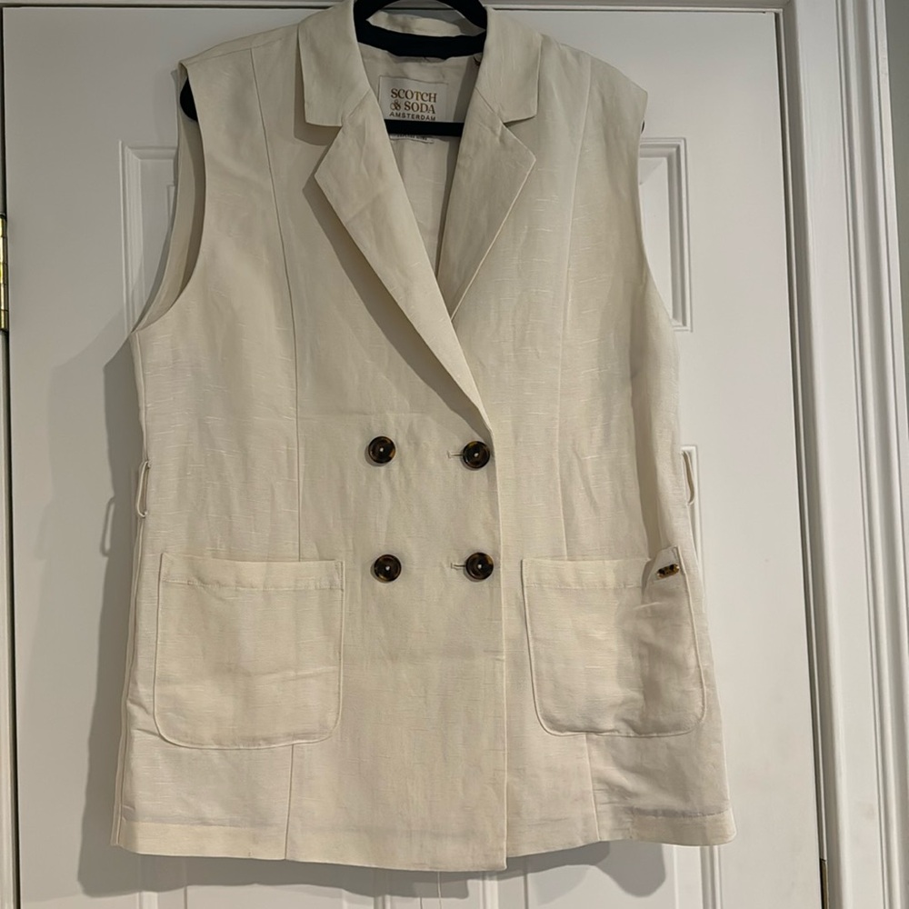 Scotch & Soda size large organic linen cotton blend vest.